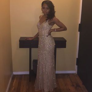 PROM DRESS/EVENING GOWN WORN ONCE 💃🏽